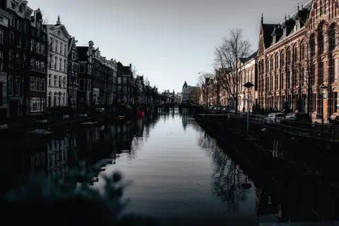 Amsterdam Canals 4K Wallpaper · city · 3840×2560