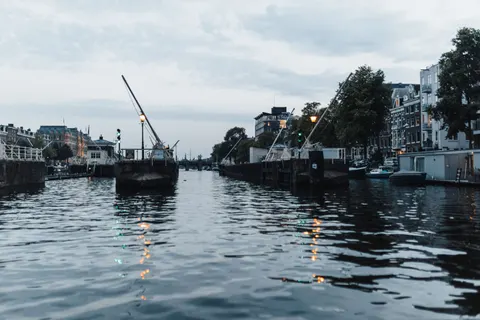 Amsterdam Canals 4K Wallpaper · city · 3840×2560