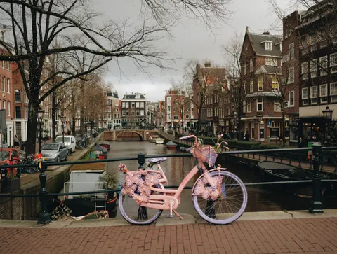 Amsterdam Canals 4K Wallpaper · city · 3840×2901