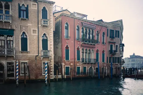 Venice Canal 4K Wallpaper · architecture · 3840×2560