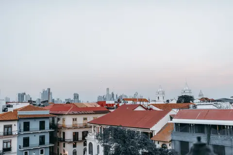 Rooftop View 4K Wallpaper · city · 3840×2560