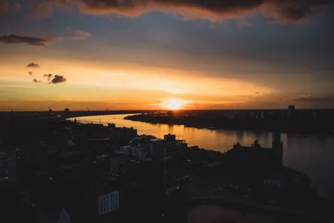 Rooftop View 4K Wallpaper · city · 3840×2560