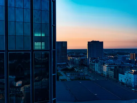 Rooftop View 4K Wallpaper · city · 3840×2878
