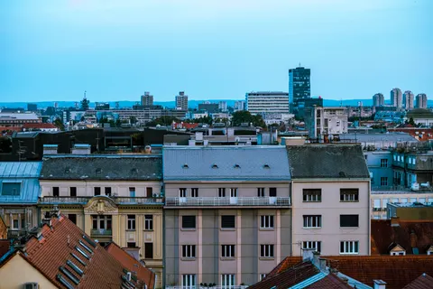 Rooftop View 4K Wallpaper · city · 3840×2561