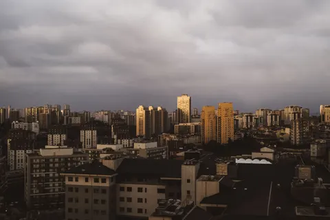 Rooftop View 4K Wallpaper · city · 3840×2560