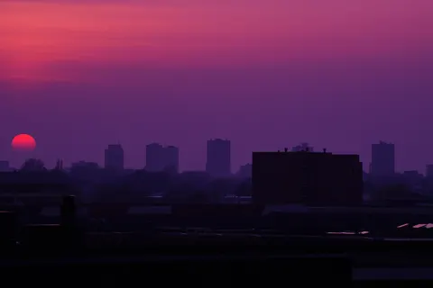 Rooftop View 4K Wallpaper · city · 3840×2560