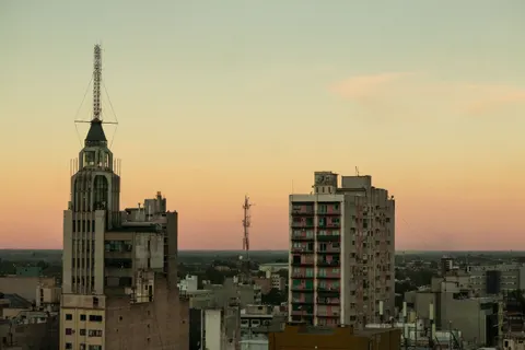 Rooftop View 4K Wallpaper · city · 3840×2560