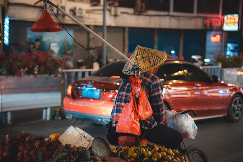 Night Market 4K Wallpaper · city · 3840×2560