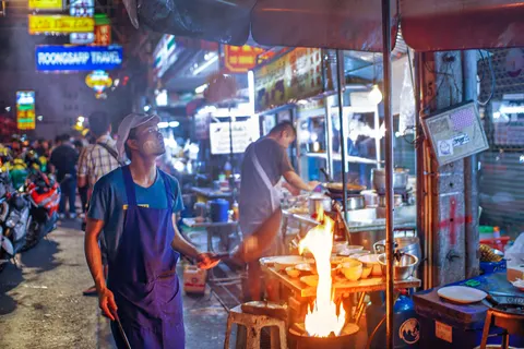 Night Market 4K Wallpaper · city · 3840×2560