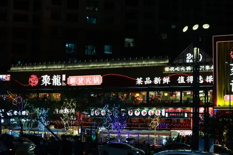 Night Market 4K Wallpaper · city · 3840×2560