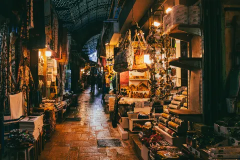 Night Market 4K Wallpaper · city · 3840×2560