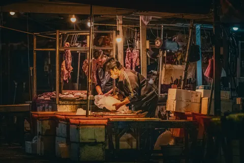 Night Market 4K Wallpaper · city · 3840×2560