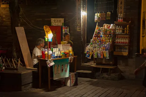 Night Market 4K Wallpaper · city · 3840×2555