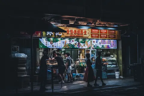 Night Market 4K Wallpaper · city · 3840×2560