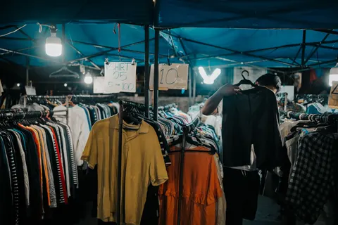 Night Market 4K Wallpaper · city · 3840×2560