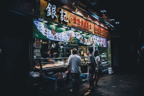 Night Market 4K Wallpaper · city · 3840×2560