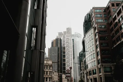 Glass Tower 4K Wallpaper · architecture · 3840×2560