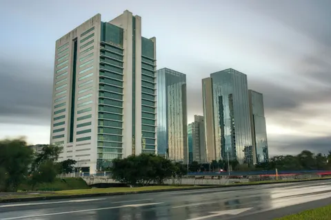 Glass Tower 4K Wallpaper · architecture · 3840×2560