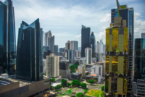 Glass Tower 4K Wallpaper · architecture · 3840×2560