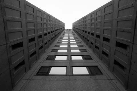 Glass Tower 4K Wallpaper · architecture · 3840×2560