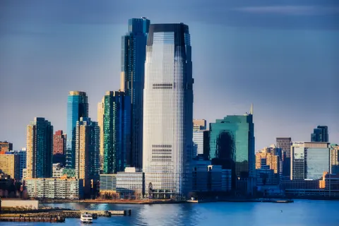 Glass Tower 4K Wallpaper · architecture · 3840×2560
