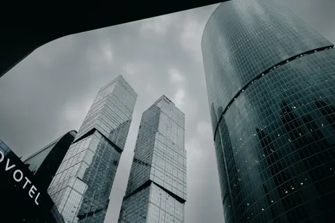 Glass Tower 4K Wallpaper · architecture · 3840×2560