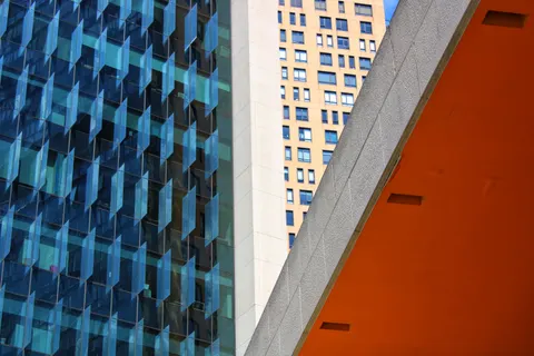 Glass Tower 4K Wallpaper · architecture · 3840×2560