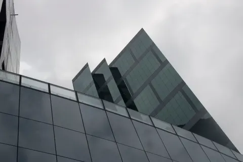 Glass Tower 4K Wallpaper · architecture · 3840×2560