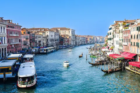 Venice Canal 4K Wallpaper · architecture · 3840×2560