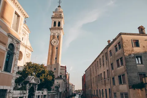 Venice Canal 4K Wallpaper · architecture · 3840×2560