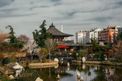 Japanese Pagoda 4K Wallpaper · architecture · 3840×2560