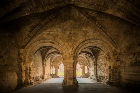 Katedral 4K Duvar Kağıdı · architecture · 3840×2561