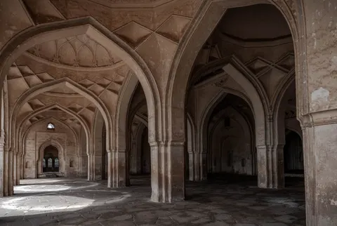 Cathedral 4K Wallpaper · architecture · 3840×2576