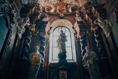 Cathedral 4K Wallpaper · architecture · 3840×2560