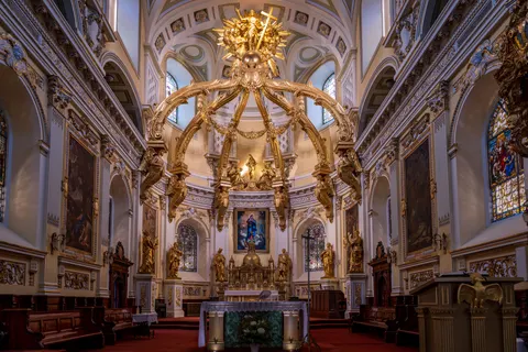 Cathedral 4K Wallpaper · architecture · 3840×2561