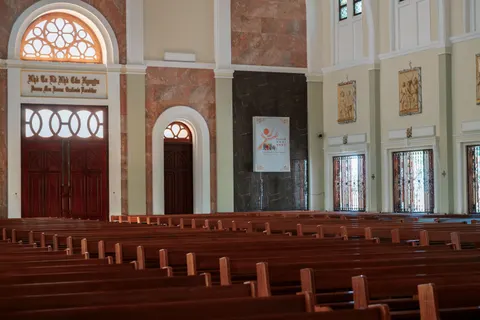Cathedral 4K Wallpaper · architecture · 3840×2560