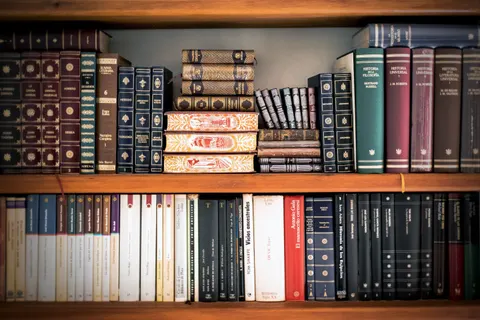 Grand Library 4K Wallpaper · architecture · 3840×2560