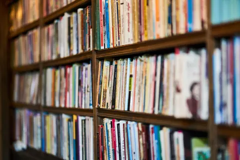 Grand Library 4K Wallpaper · architecture · 3840×2561