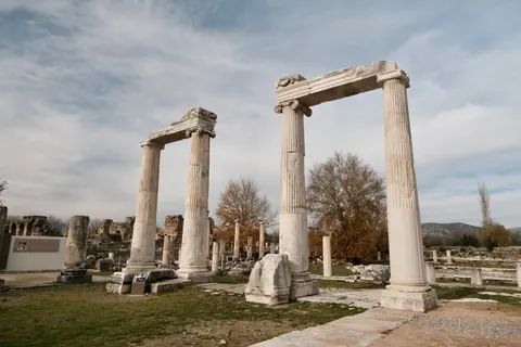 Roman Ruins 4K Wallpaper · architecture · 3840×2560