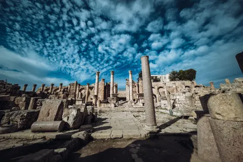 Roman Ruins 4K Wallpaper · architecture · 3840×2560