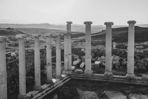 Roman Ruins 4K Wallpaper · architecture · 3840×2560