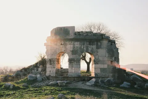 Roman Ruins 4K Wallpaper · architecture · 3840×2560
