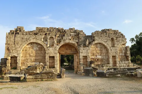 Roman Ruins 4K Wallpaper · architecture · 3840×2560