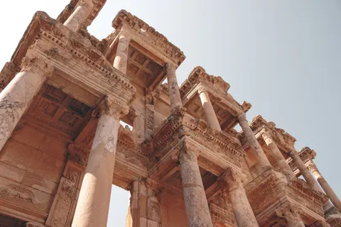 Roman Ruins 4K Wallpaper · architecture · 3840×2560