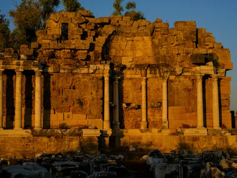 Roman Ruins 4K Wallpaper · architecture · 3840×2880