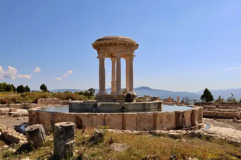 Roman Ruins 4K Wallpaper · architecture · 3840×2560
