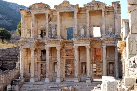 Roman Ruins 4K Wallpaper · architecture · 3840×2560