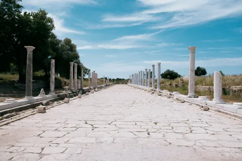 Roman Ruins 4K Wallpaper · architecture · 3840×2560