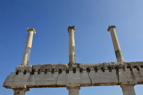 Roman Ruins 4K Wallpaper · architecture · 3840×2553