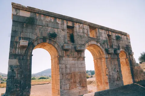 Roman Ruins 4K Wallpaper · architecture · 3840×2561